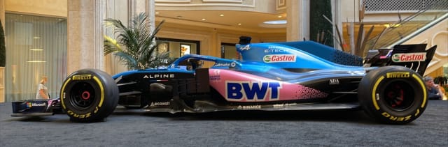 Renault’s Formula 1 race car finished 4th in the 2018 Constructors Cup and is on display at the Venetian Casino, the site of Trimble Dimensions. 